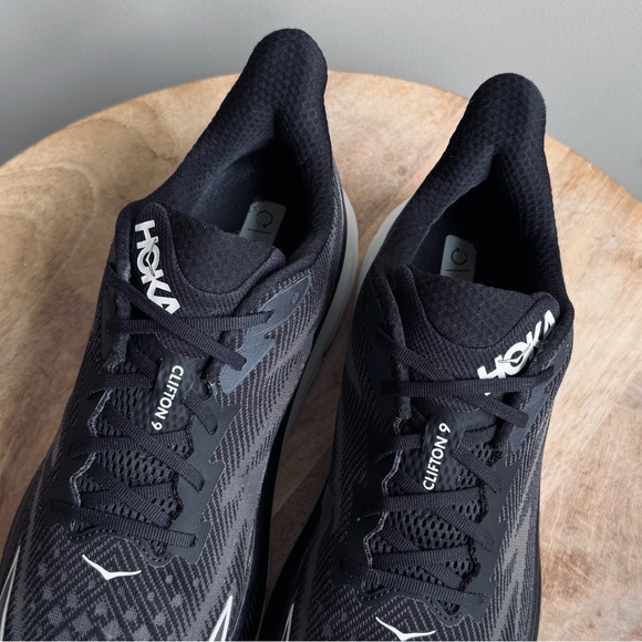 Hoka One Shoes Men 9.5D Clifton 9 Black White Running Shoes Walking Comfort - Picture 8 of 15